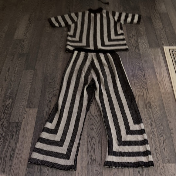 Toboggan White Label Geo  Luxury design black grey 2 piece Knit lounge  set - Picture 13 of 17